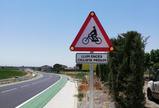 Inauguren una prova pilot de carril bici al voral de la nova carretera entre Linyola i Bellcaire