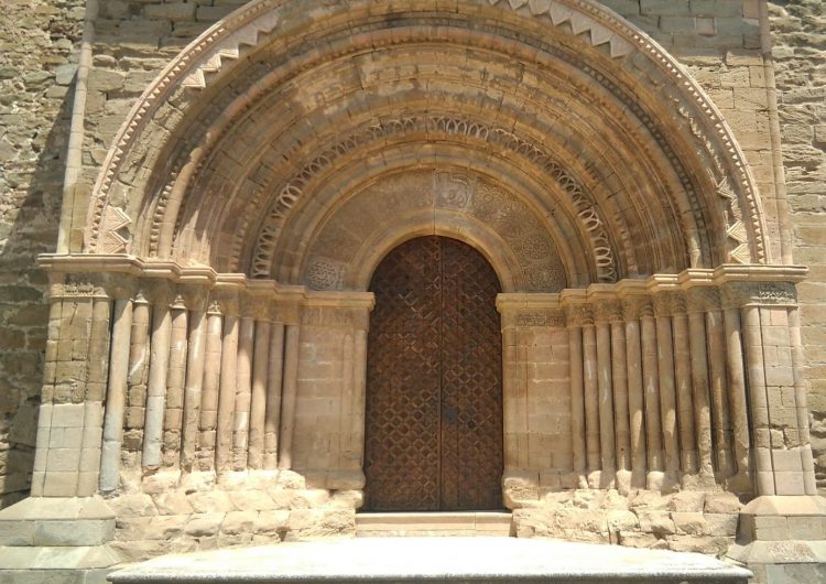 Finalitzen les obres de restauració del pòrtic de l’església de Santa Maria del Castell de Cubells