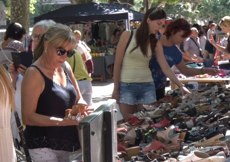 El Passeig de l’Estació acull la 25a edició del Mercat de les Rebaixes