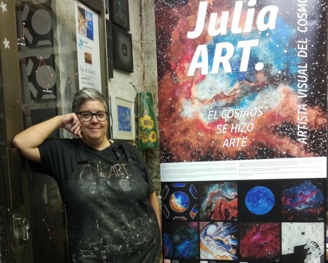 El COU inaugura la primera exposició “d’astroart” amb l’obra de la pintora JuliaART