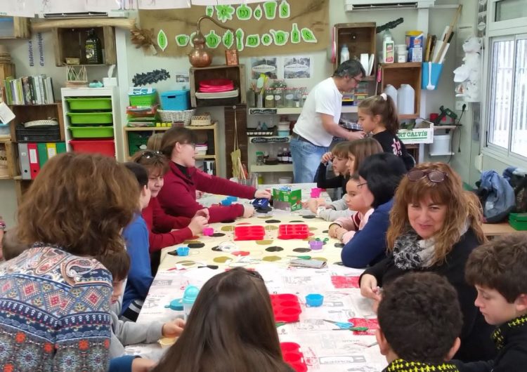 Les famílies participen al repte d’emprenedoria de l’escola Mont-roig