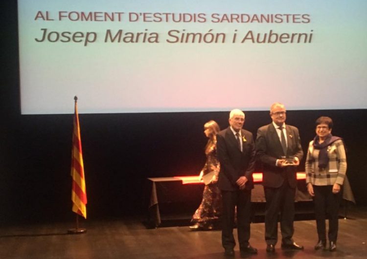 Josep Maria Simón i Auberni rep un dels Premis Capital de la Sardana