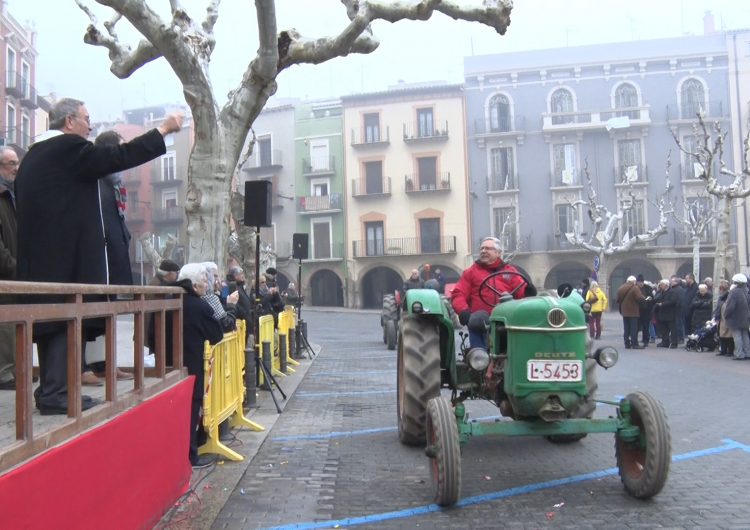 Balaguer celebra els tradicionals Tres Tombs de Sant Antoni