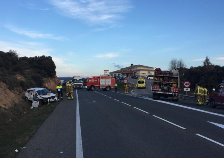 Una dona morta i quatre ferits greus a causa d’un accident a Vilanova de l’Aguda