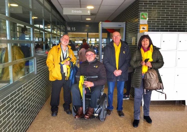 Un representant del “Col·lectiu Llibertat” de Balaguer visita Jordi Sànchez a Lledoners