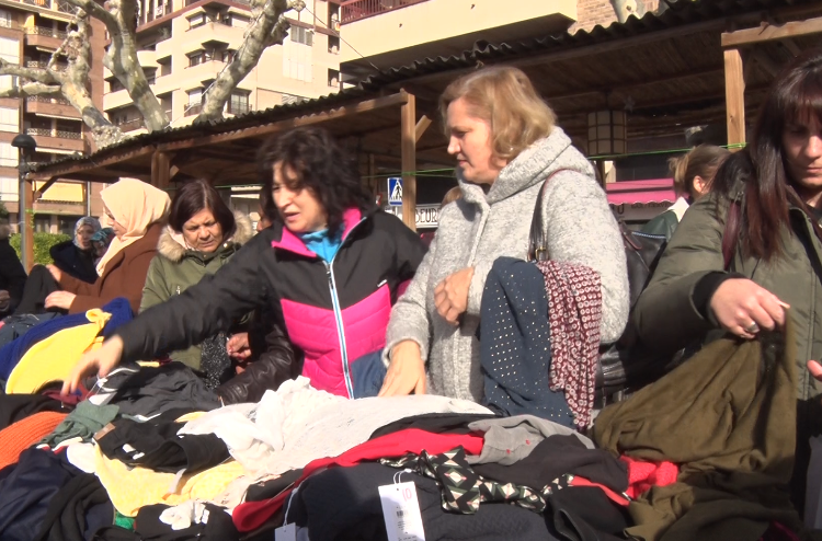 Balaguer celebra la 23ª edició del Mercat de les Rebaixes