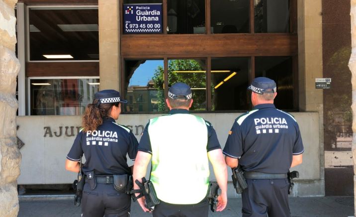 Detingut un jove de Balaguer per portar drogues, desobediència i resistència a l’autoritat