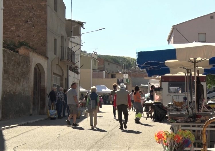 La Sentiu de Sió inaugura el ‘Mercat de l’esbarzer’