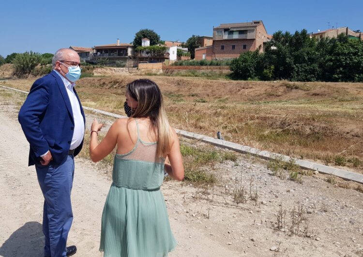 El conseller d’Educació visita els terrenys on es farà la construcció de l’escola l’Àlber d’Albesa