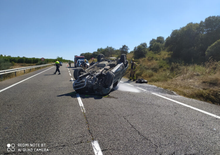 Mor el conductor d’un cotxe en una sortida de via a la C-13 a la Sentiu de Sió