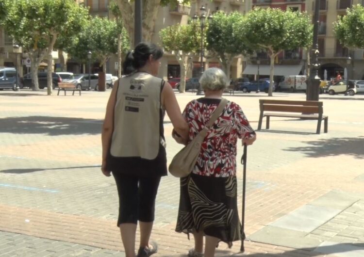 Balaguer reprèn el programa d’acompanyament a la gent gran “De la mà” després del confinament