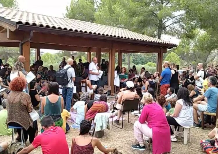 Dolça Revolució aplega novament centenars de persones a Sant Pere de Ribes sense mesures de seguretat contra la Covid-19