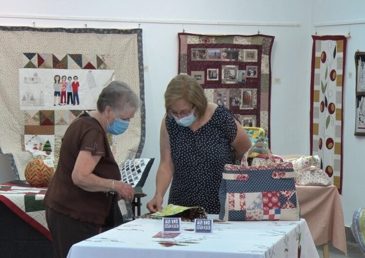 La Sala d’exposicions de la Paeria de Balaguer s’omple de patchwork