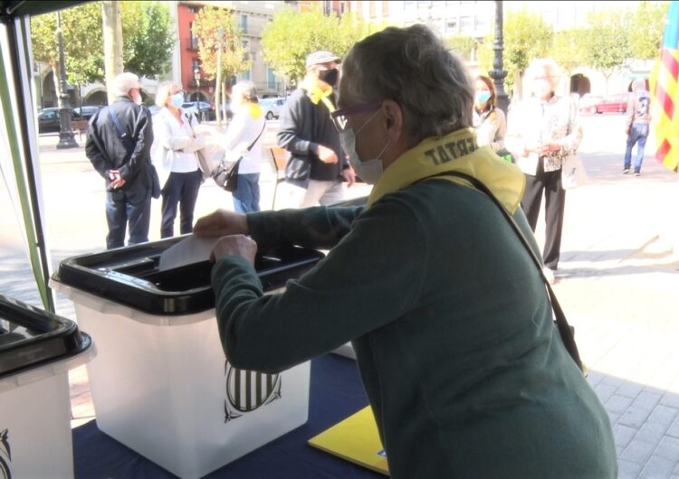 Balaguer commemora el tercer aniversari de l’1-O i treu les urnes al carrer