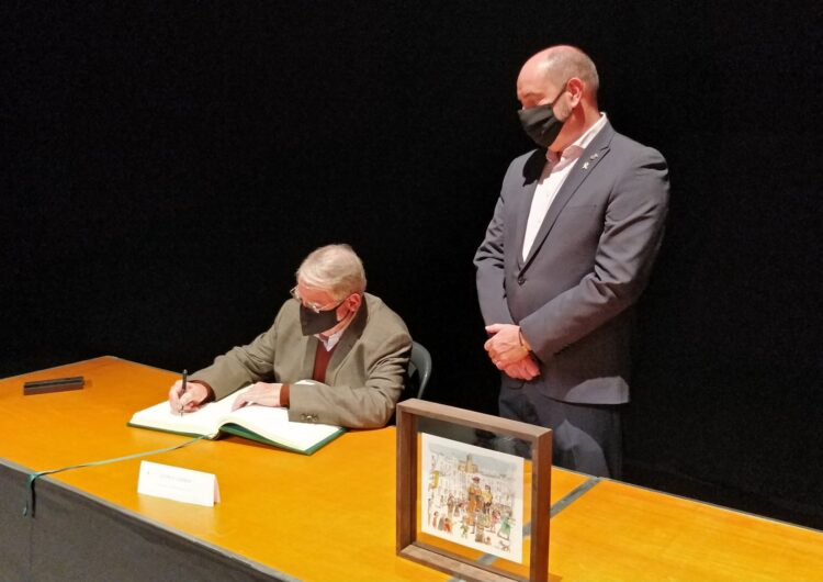 George Carner recorda el seu pare, Josep Carner i Ribalta, durant el Pregó de les Festes del Sant Crist de Balaguer