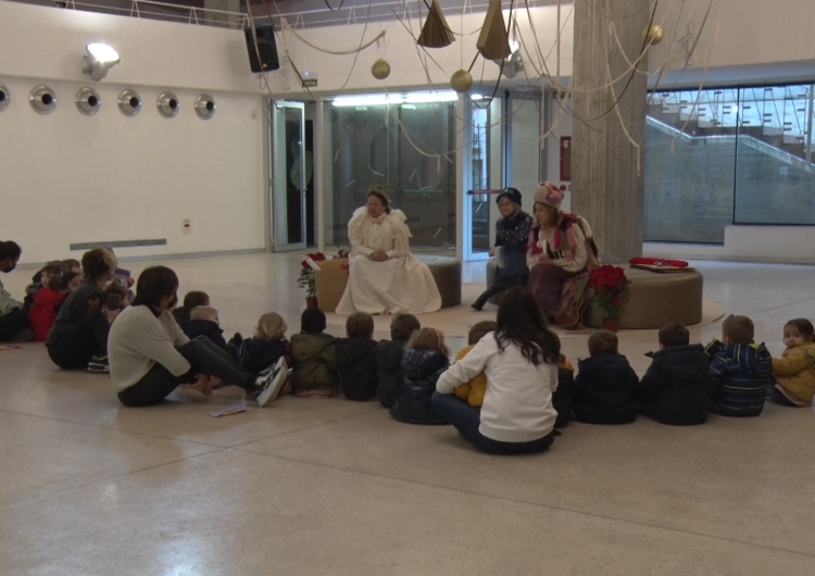 Les patgesses reials reben els infants de les escoles de Balaguer