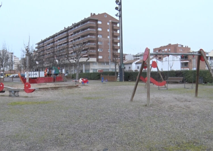 La Paeria de Balaguer instal·la cartells de normes d’ús als parcs infantils de la ciutat