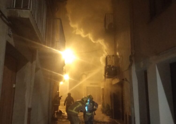 Incendi en un pis del municipi de Ponts