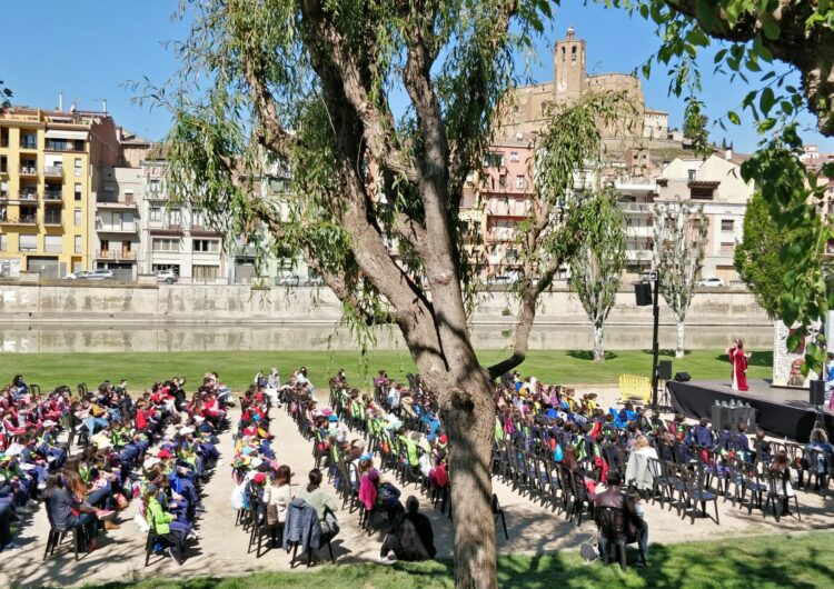 La canalla de Balaguer torna a celebrar la Diada de Sant Jordi