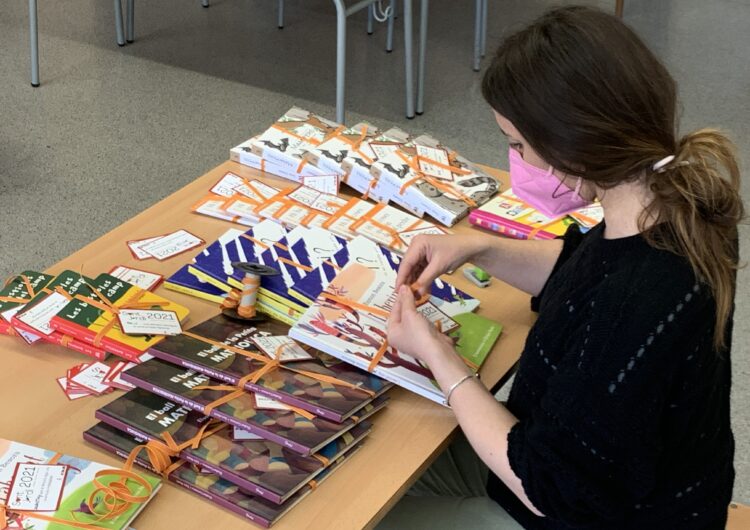 Térmens regala llibres als infants per Sant Jordi