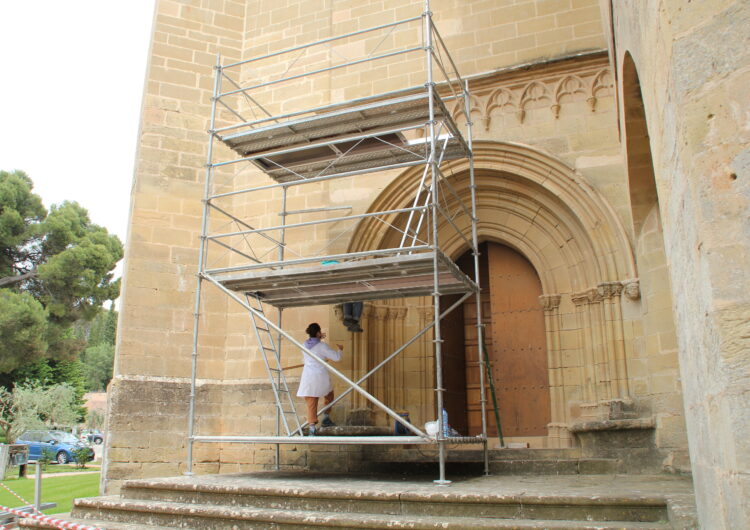 El Monestir de les Avellanes inicia la restauració de la porta gòtica de l’església