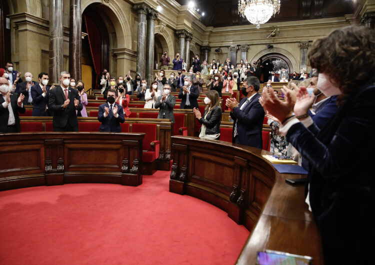 El Parlament investeix Aragonès com a 132è president de la Generalitat amb els vots d’ERC, JxCat i la CUP