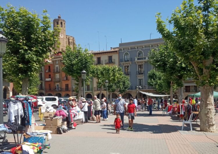 Una trentena de parades exposen a la 10a edició del Mercat del Vell de Balaguer