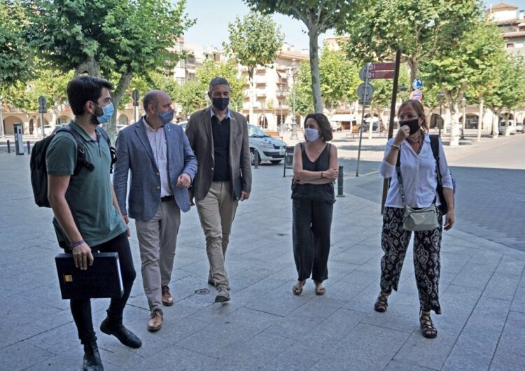 Visita de Bernat Solé, delegat territorial del Govern a Lleida, a la Paeria de Balaguer i el Consell Comarcal