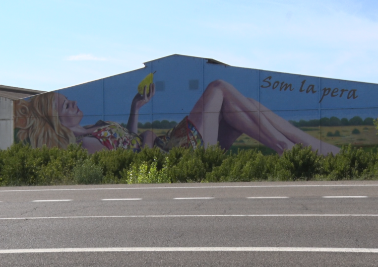 La DOP Pera de Lleida es reivindica amb un mural de grans dimensions a Torrelameu