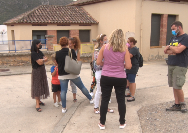 Famílies de Camarasa s’uneixen per reclamar solucions al problema de transport escolar