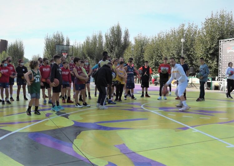 Clínic de Dario Naharro i Raquel Méndez per inaugurar la pista de Kobe Bryant a Balaguer