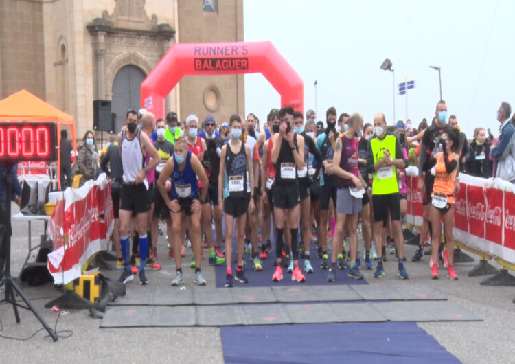 Balaguer celebra la 40ª Cursa del Sant Crist davant del santuari