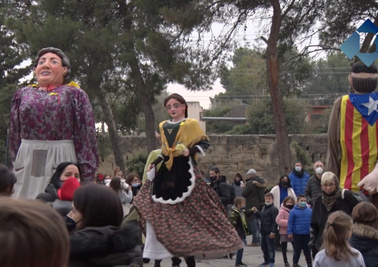 Comença la Festa Major de Balaguer amb la tradicional ofrena floral infantil al Sant Crist