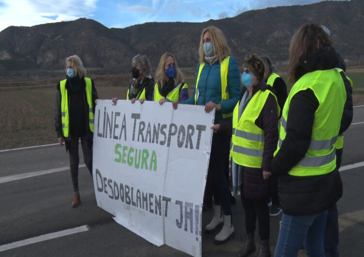 Famílies de Camarasa reclamen una línia de transport escolar segura fins a Balaguer