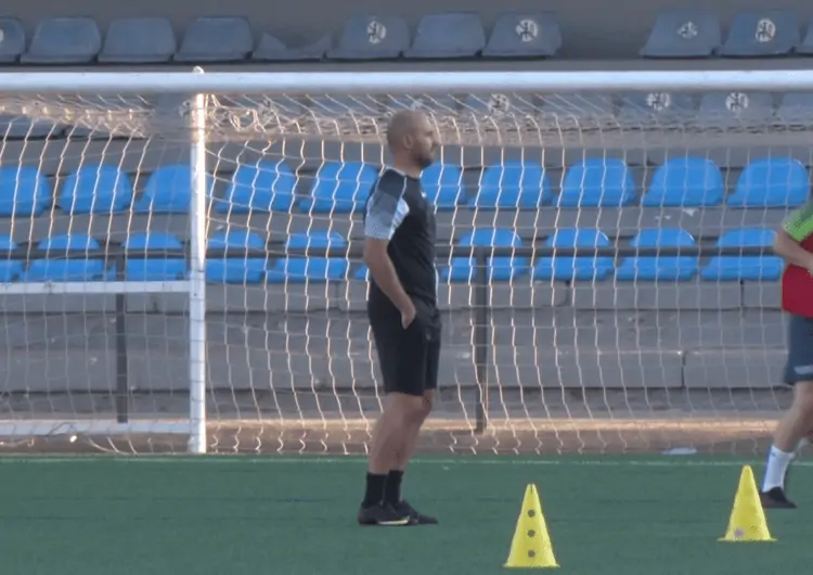 El CF Balaguer ja planifica la temporada del retorn a Primera Catalana i confirma l’actual entrenador, David Biosca