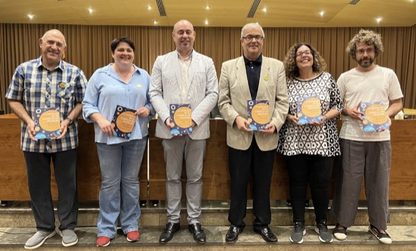 Josep Maria Simón presenta una guia per incloure la sardana al currículum escolar