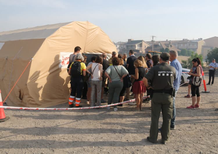 Els Bombers preveuen un dia “molt complicat” a l’incendi de Baldomar per les elevades temperatures