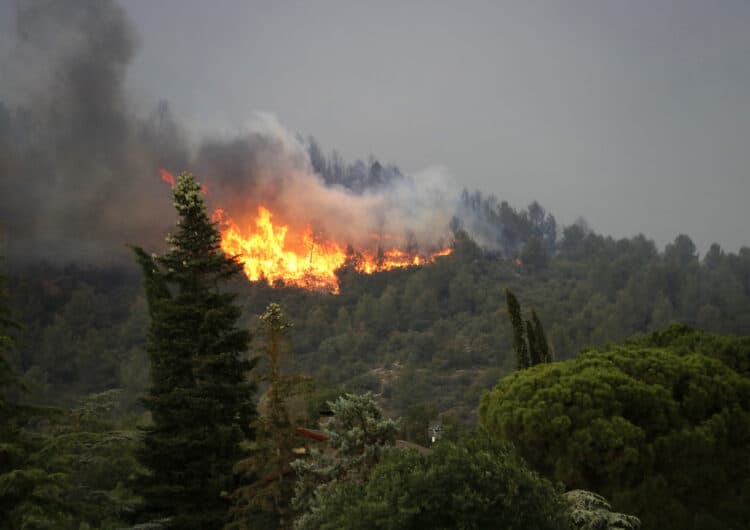L’incendi de Baldomar afecta 2.600 hectàrees i es treballa intensament per poder-lo estabilitzar “el més ràpid possible”