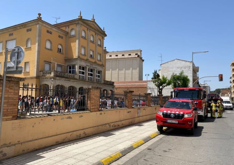 Un incendi al laboratori obliga a evacuar l’INS Ciutat de Balaguer