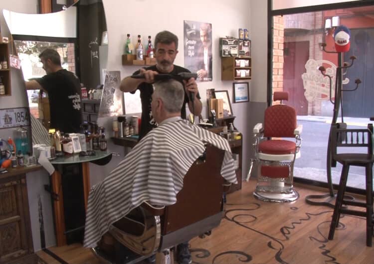 Un barber de Balaguer, protagonista d’una de les publicacions sobre barberia més importants de l’estat