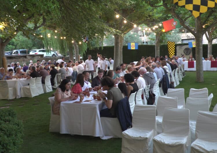 150 comensals gaudeixen de la gastronomia de Madeira a la 9a edició del Sopar Medieval