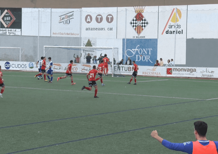 El CF Balaguer rasca un valuós empat davant el líder