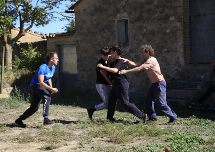 El [festival] NATURES converteix l’Alzina de l’Aguda en un escenari de dansa, arts escèniques i arts plàstiques