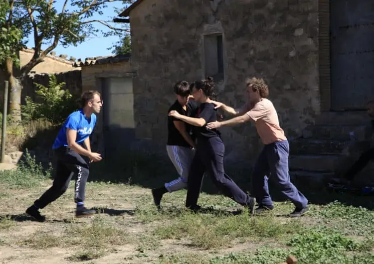 El [festival] NATURES converteix l’Alzina de l’Aguda en un escenari de dansa, arts escèniques i arts plàstiques