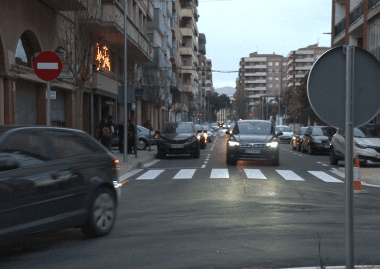 S’obre al trànsit de vehicles el tram arranjat del carrer Barcelona