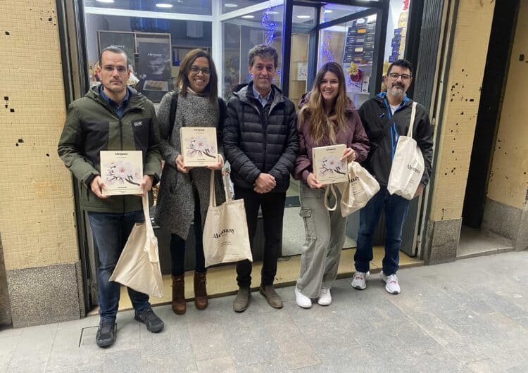 Entrega de les caixes d’Art Cru de col·lecció de Torrons i mel Alemany