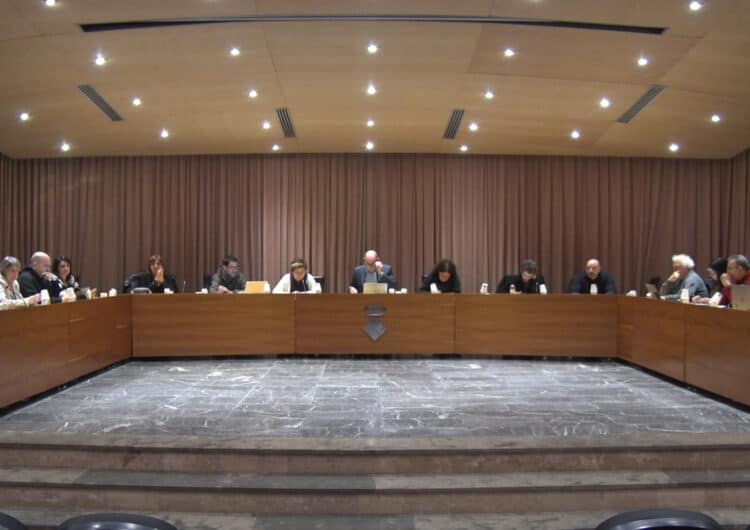 El ple de Balaguer aprova una moció en benefici del mercat setmanal de la ciutat