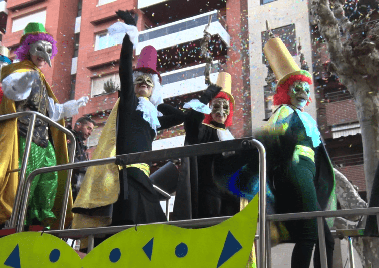 Balaguer omple els carrers de festa i disbauxa amb el Carnestoltes del congre