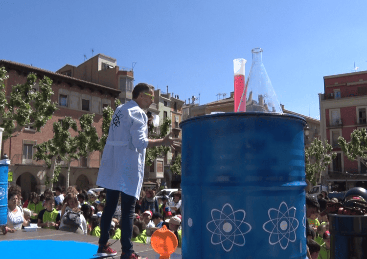 La Plaça Mercadal torna a omplirse de ciència