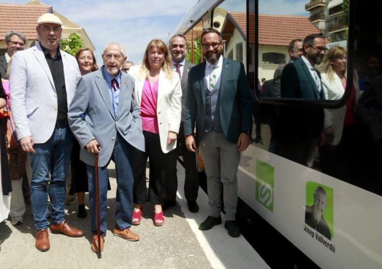 Josep Vallverdú posa el nom a un dels trens de la línia Lleida-La Pobla de Segur